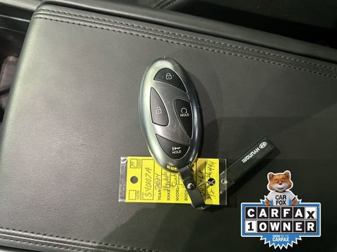 Used 2024 Hyundai Santa Fe Limited image 29