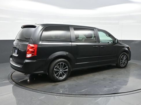 Used 2017 Dodge Grand Caravan GT FWD image 6