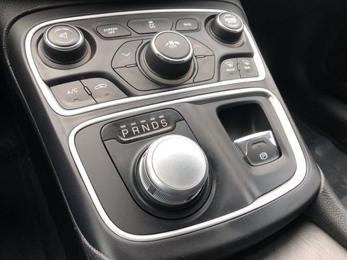 Used 2016 Chrysler 200 Limited FWD image 24