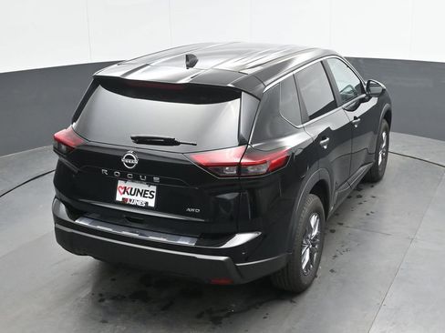 Used 2024 Nissan Rogue S AWD/4WD image 28