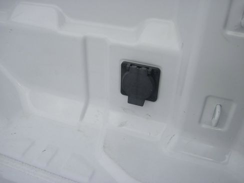 Used 2023 Chevrolet Colorado Z71 w/ Z71 Convenience Package 2 image 7