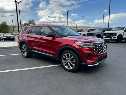 Certified 2025 Ford Explorer Platinum w/ Ultimate Package AWD/4WD image 4