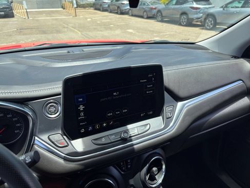 Used 2025 Chevrolet Blazer LT FWD image 16
