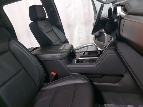 Used 2024 GMC Sierra 2500 Denali w/ Denali Reserve Package image 10