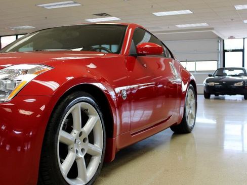 Used 2004 Nissan 350Z Touring w/ Cargo Convenience Pkg image 40