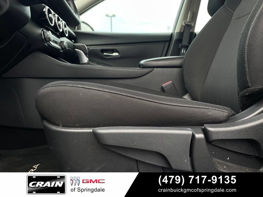 Used 2025 Nissan Sentra SV FWD image 10