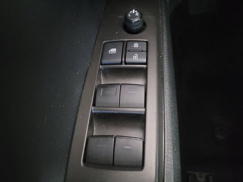 Used 2021 Toyota Camry LE image 27