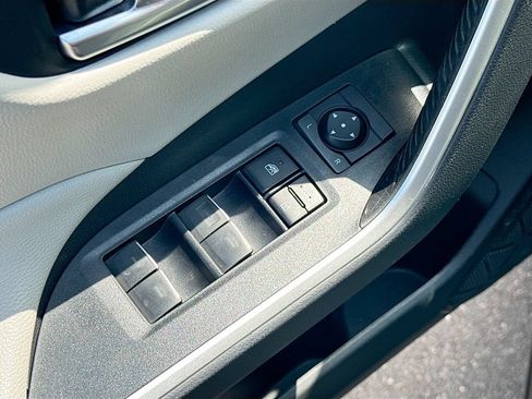 Used 2022 Toyota RAV4 XLE Premium FWD image 16
