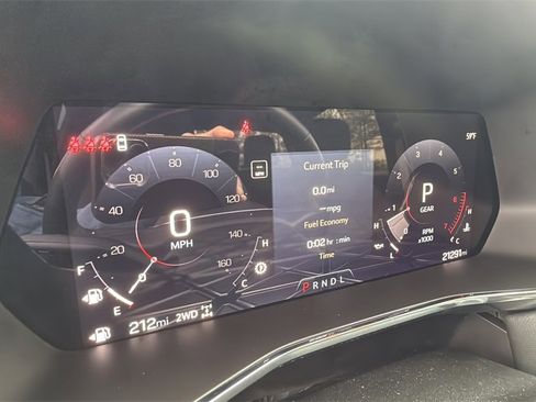 Used 2024 GMC Canyon Elevation w/ Trailering Package image 10