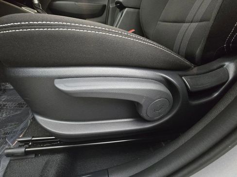 Used 2026 Hyundai Venue SEL FWD image 13