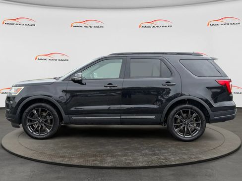 Used 2019 Ford Explorer XLT w/ Equipment Group 202A AWD/4WD image 7