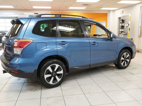 Used 2018 Subaru Forester 2.5i Premium w/ All-Weather Package AWD/4WD image 12
