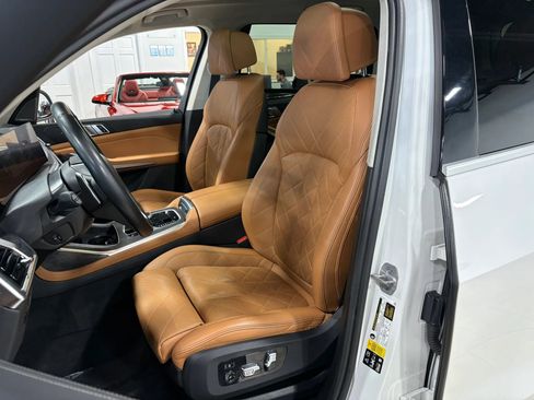 Used 2023 BMW X7 xDrive40i w/ Premium Package AWD/4WD image 6