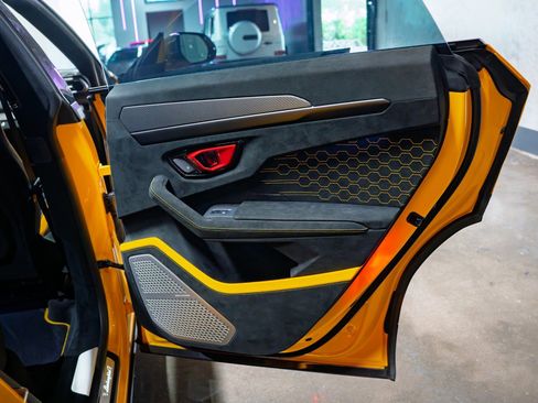 Used 2024 Lamborghini Urus Performante image 18