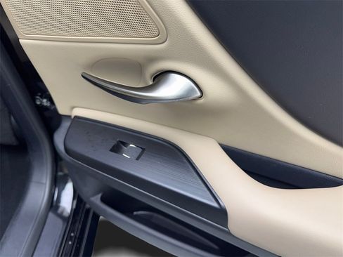 Used 2021 Lexus ES 250 w/ Premium Package image 43