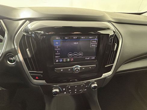 Used 2021 Chevrolet Traverse LS image 10