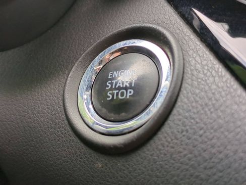 Used 2021 Toyota C-HR XLE FWD image 26