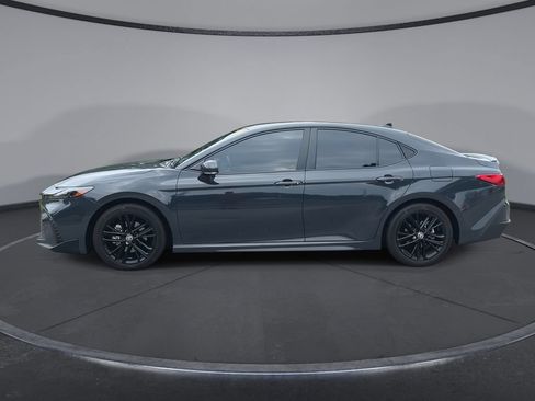 Used 2025 Toyota Camry SE FWD image 5