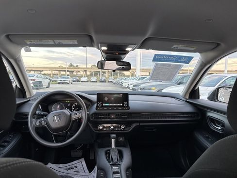 Certified 2025 Honda HR-V LX image 11