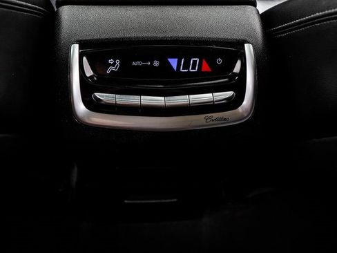 Used 2020 Cadillac XT6 Premium Luxury image 19