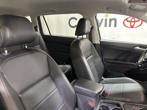 Used 2018 Volkswagen Tiguan SE image 12