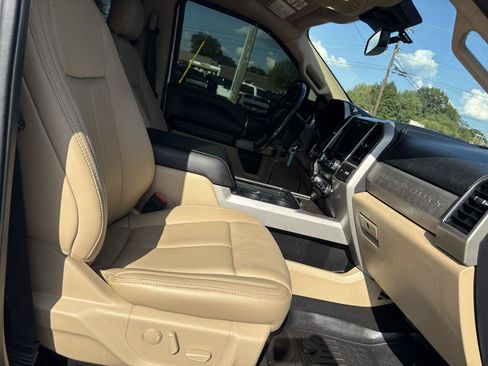 Used 2021 Ford F250 Lariat w/ Lariat Value Package AWD/4WD image 17