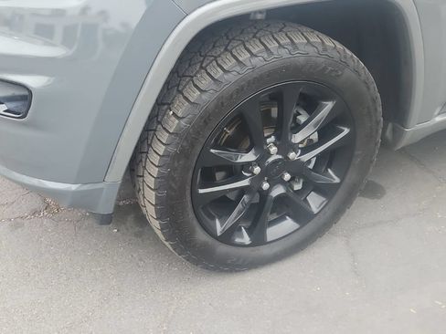 Used 2020 Jeep Grand Cherokee Altitude AWD/4WD image 6