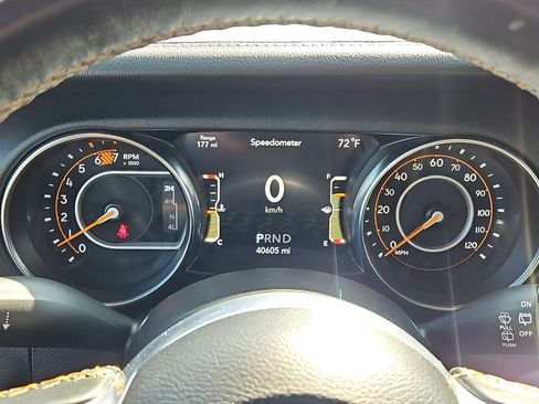 Used 2021 Jeep Wrangler Unlimited Sahara AWD/4WD image 25