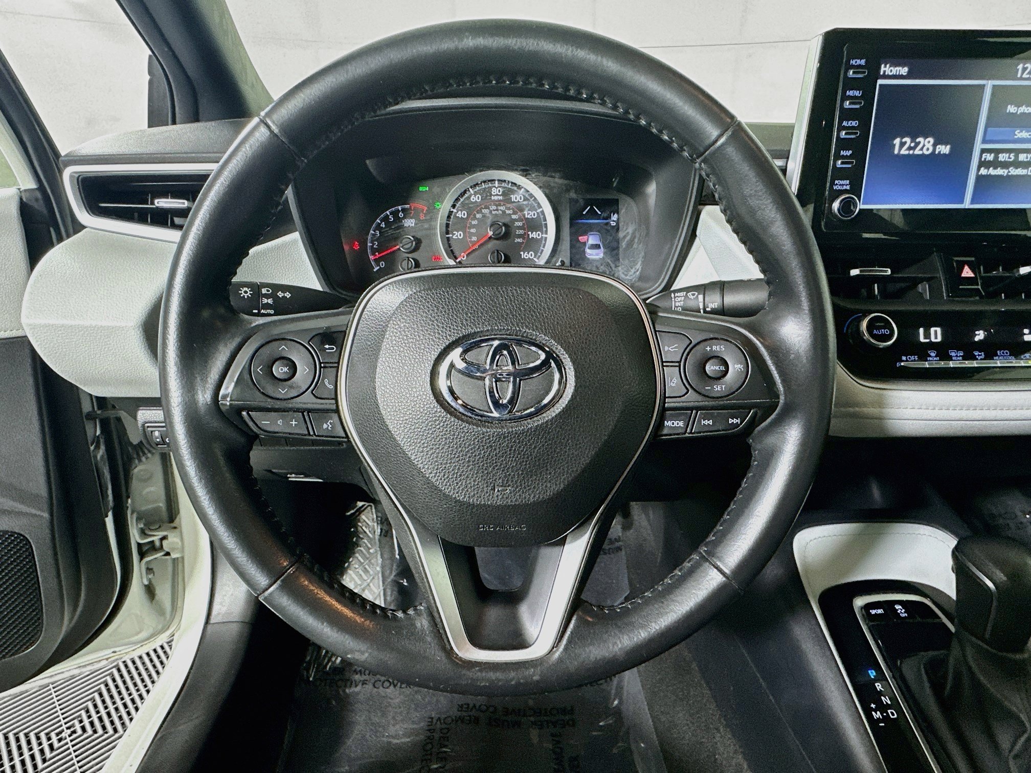 Used 2020 Toyota Corolla SE w/ SE Premium Package FWD image 15