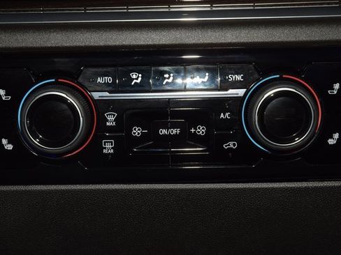 Used 2025 Chevrolet Silverado 2500 LT image 37