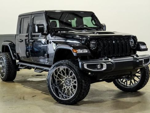 Used 2023 Jeep Gladiator Sport AWD/4WD image 4