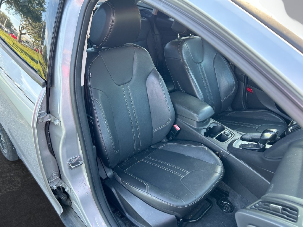 Used 2013 Ford Focus SE FWD image 30
