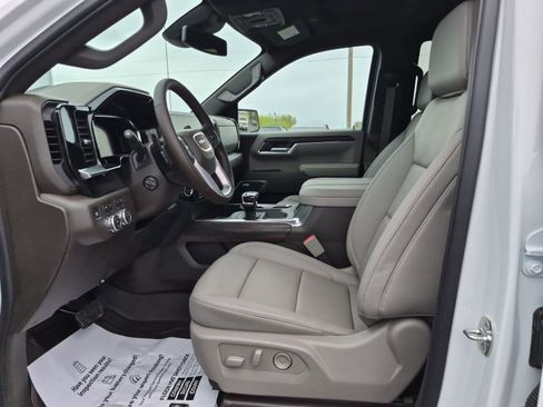 New 2026 GMC Sierra 1500 SLT w/ SLT Premium Package image 16