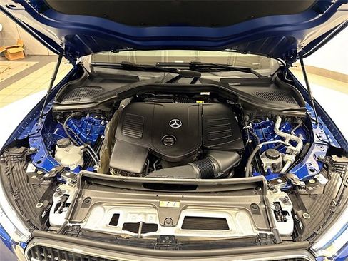 Used 2025 Mercedes-Benz GLC 300 4MATIC image 31