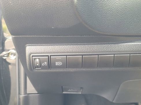 Used 2022 Toyota Corolla LE image 22