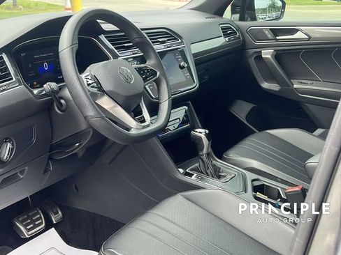 Used 2023 Volkswagen Tiguan SE FWD image 13