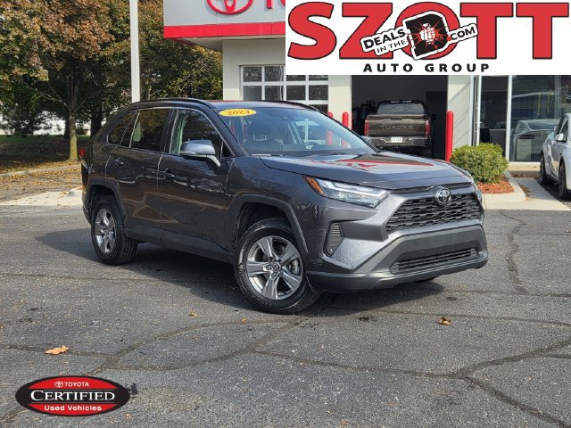 Used 2024 Toyota RAV4 XLE AWD/4WD image 1