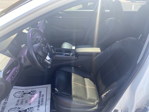 Used 2021 Nissan Altima 2.0 SR FWD image 9