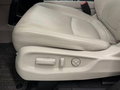 Used 2025 Honda Odyssey EX-L image 13
