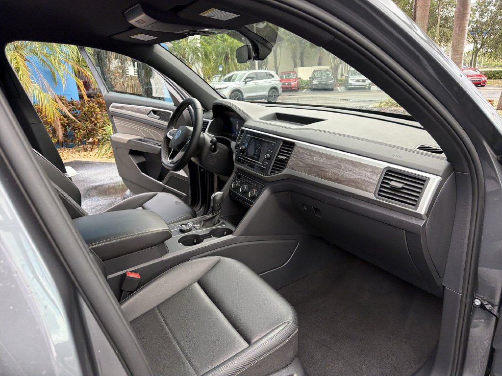 Used 2023 Volkswagen Atlas Cross Sport SE AWD/4WD image 25