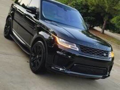 Used 2020 Land Rover Range Rover Sport HST image 13