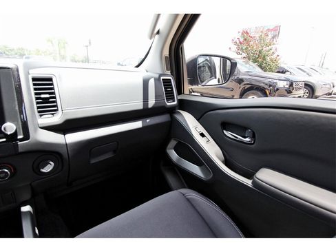 Certified 2024 Nissan Frontier SV w/ Technology Package image 8