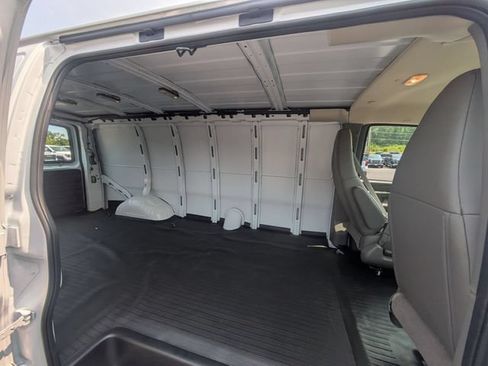 New 2026 GMC Savana 3500 Extended RWD image 27