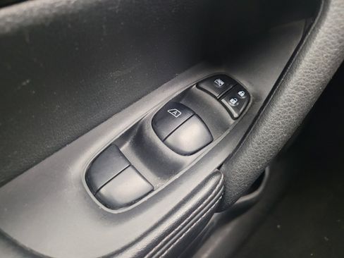 Used 2017 Nissan Rogue S FWD image 27