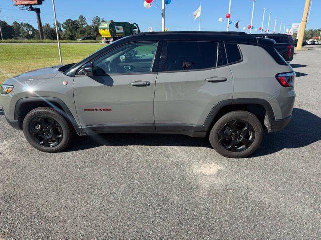 Used 2024 Jeep Compass Trailhawk AWD/4WD image 2