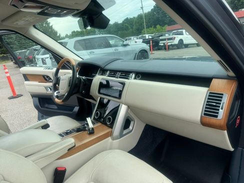 Used 2019 Land Rover Range Rover HSE AWD/4WD image 25