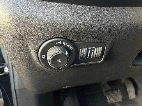 Used 2023 Jeep Compass Altitude image 17