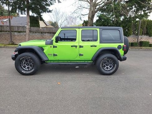 Used 2018 Jeep Wrangler Unlimited Rubicon image 2