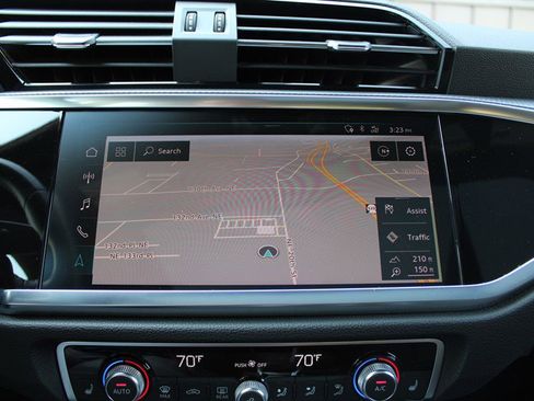 Used 2020 Audi Q3 2.0T Prestige w/ Prestige Package image 11