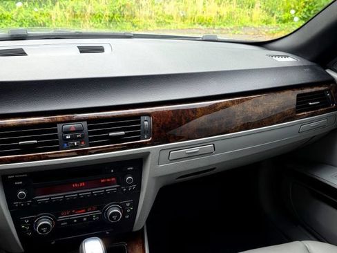 Used 2009 BMW 328i Convertible RWD image 31